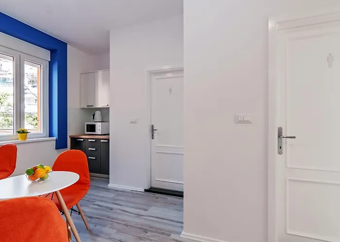 스카이 * 자다르