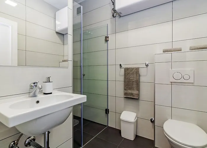 스카이 * 자다르