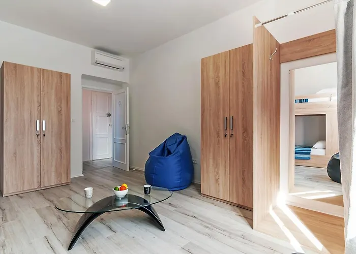 스카이 * 자다르